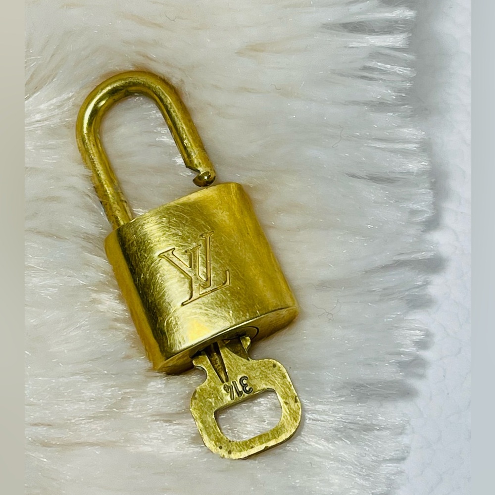 Louis Vuitton 314 Gold Padlock and key